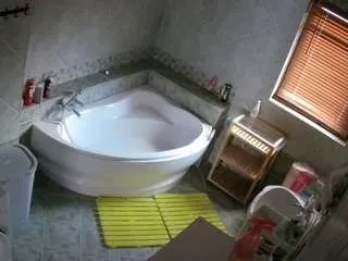 Offline voyeurcam-julmodels-bath-1st-2 on CamSoda