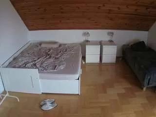 voyeurcam-julmodels-greybed-3 on CamSoda 