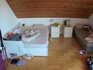 voyeurcam-julmodels-greybed-3 on CamSoda 