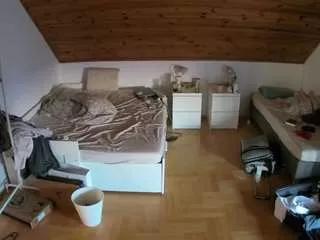 voyeurcam-julmodels-greybed-3 on CamSoda 