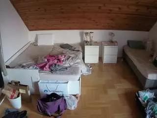 voyeurcam-julmodels-greybed-3 on CamSoda 