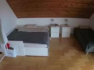 voyeurcam-julmodels-greybed-3 on CamSoda 