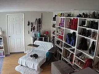 voyeurcam-missoliviablack-03 on CamSoda 