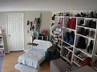 voyeurcam-missoliviablack-03 on CamSoda 