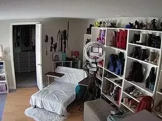 voyeurcam-missoliviablack-03 on CamSoda 