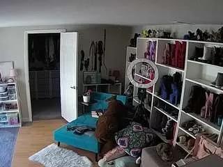 voyeurcam-missoliviablack-03 on CamSoda 