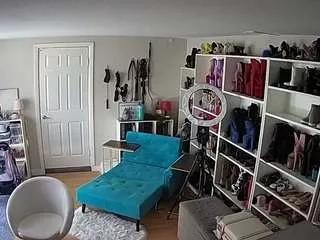 voyeurcam-missoliviablack-03 on CamSoda 