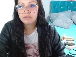 wandafuckass on CamSoda 