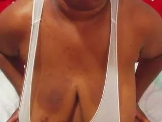 wonderfuldiana on CamSoda 