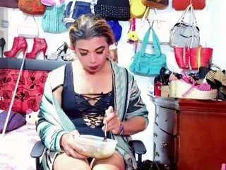 Freechat ximenamoreira on CamSoda