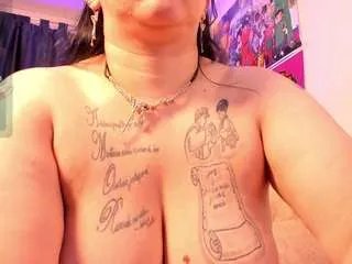 Freechat yesicascs on CamSoda