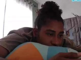 Freechat yohatinelly on CamSoda