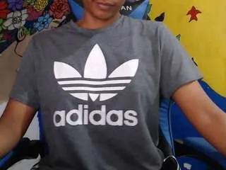 Freechat yohatinelly on CamSoda