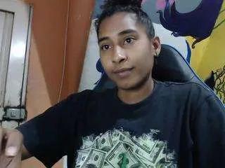 Freechat yohatinelly on CamSoda