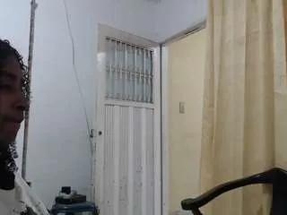 Freechat yohatinelly on CamSoda