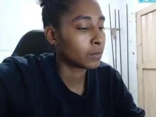 Freechat yohatinelly on CamSoda