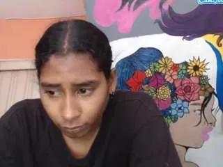 Freechat yohatinelly on CamSoda