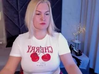 yolandakiss on CamSoda 