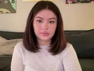 youramy on CamSoda 