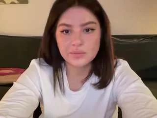 youramy on CamSoda 