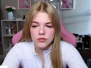 yourl1ttleangel on CamSoda 