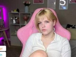 yourl1ttleangel on CamSoda 