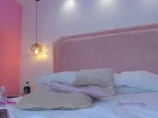 Offline zlatna on CamSoda