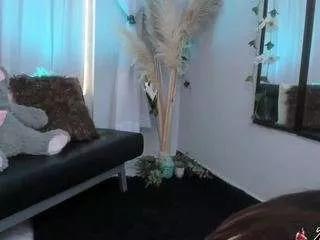 zoe-cruz21 on CamSoda 