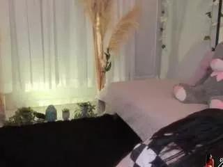 zoe-cruz21 on CamSoda 