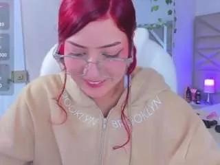 zoe-lennoxx on CamSoda 