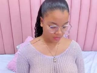zoe-maria on CamSoda 