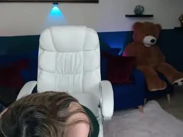 allison_hill19 on Chaturbate