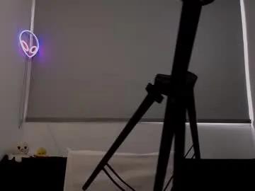 alma_sweet on Chaturbate