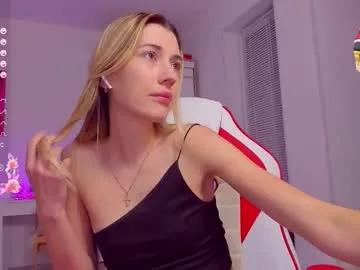 askcaroline on Chaturbate