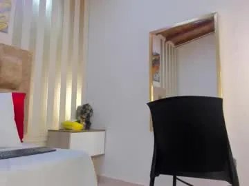 Freechat avis_lara on Chaturbate