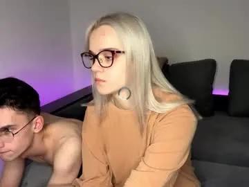 bawdycouple on Chaturbate