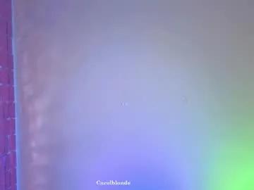 carolblonde on Chaturbate
