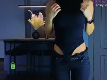 crazzy_cherry on Chaturbate