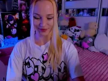 Freechat cuttie_ponyy on Chaturbate