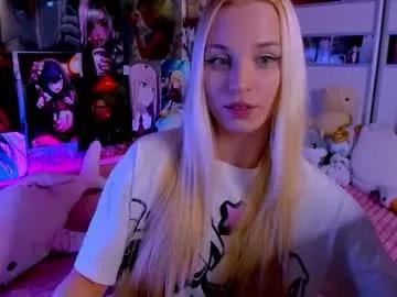 Freechat cuttie_ponyy on Chaturbate