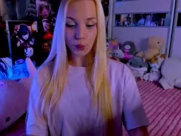 Freechat cuttie_ponyy on Chaturbate