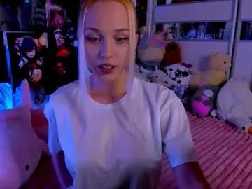 Freechat cuttie_ponyy on Chaturbate