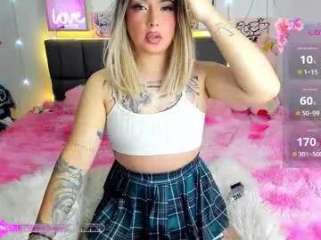 dannia_13 on Chaturbate
