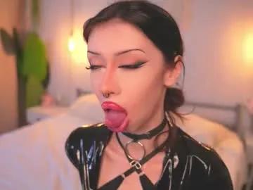 devilss_toy on Chaturbate