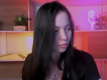 dora_di1 on Chaturbate