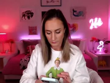 Freechat holihurricane on Chaturbate