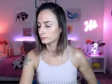 Freechat holihurricane on Chaturbate