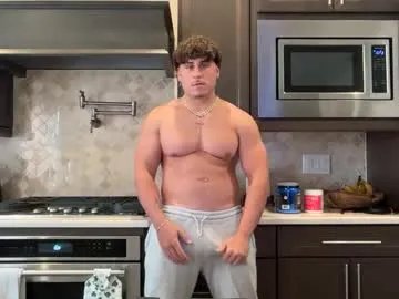 hungkingg22 on Chaturbate