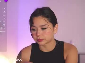 isabela_antonia_ on Chaturbate