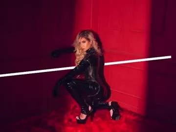 jhenna_greey on Chaturbate